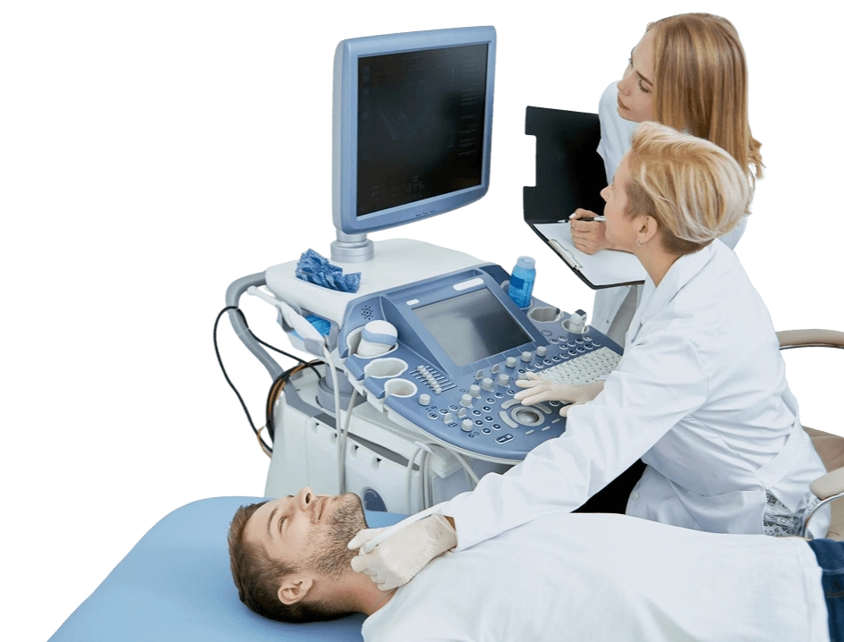 врач проводит узи пациенту